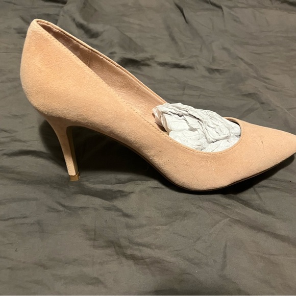 Elegant Nude Suede Women's Heels - Picture 4 of 7